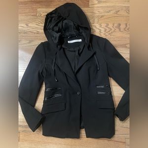 Blanc Noir
Gayatri Hooded
Blazer Jacket ♥️ Size Small, fits like a XS